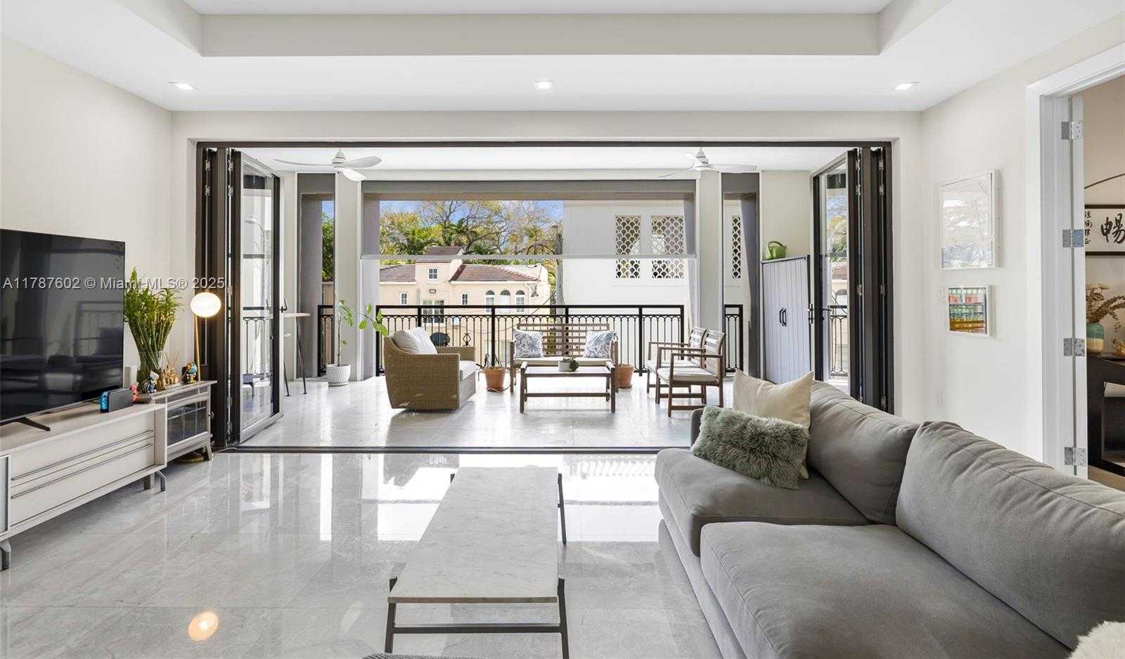 Small Image of 718 VALENCIA AVE #206, Coral Gables Number 27