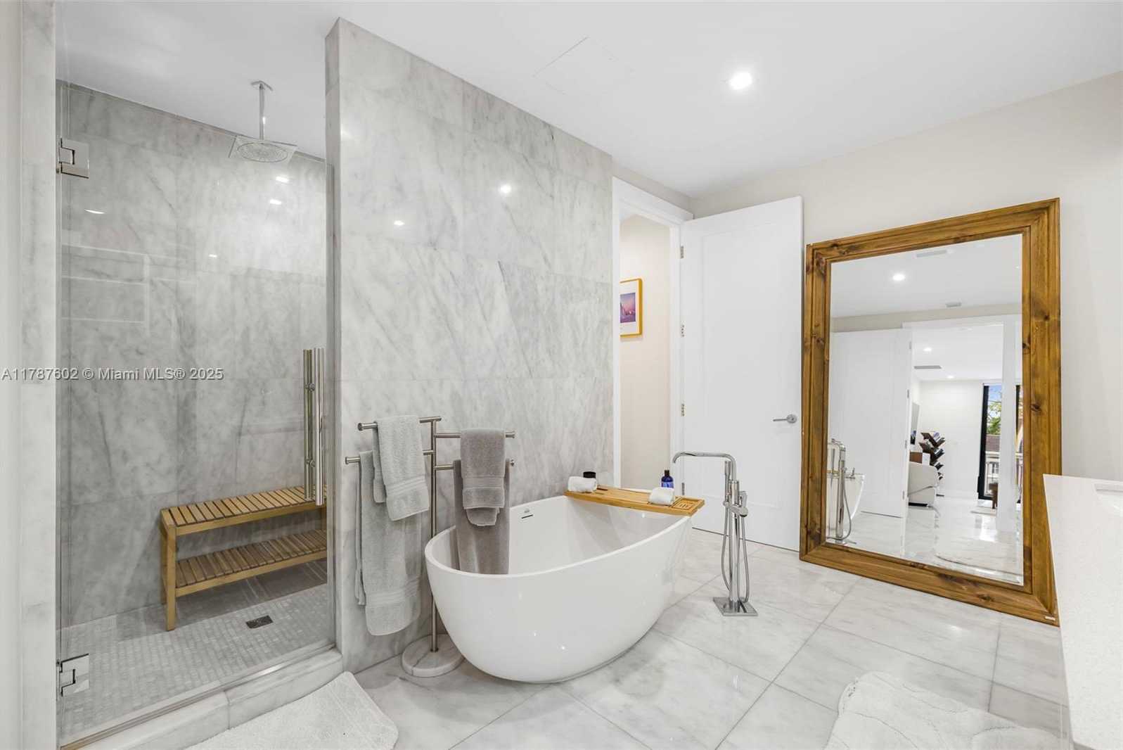 Small Image of 718 VALENCIA AVE #206, Coral Gables Number 39