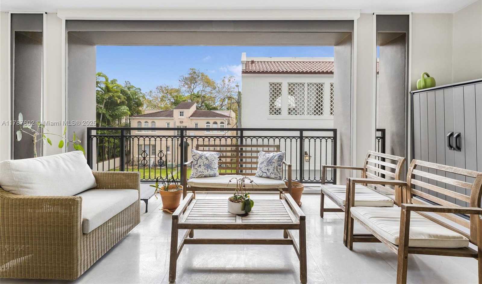 Small Image of 718 VALENCIA AVE #206, Coral Gables Number 48