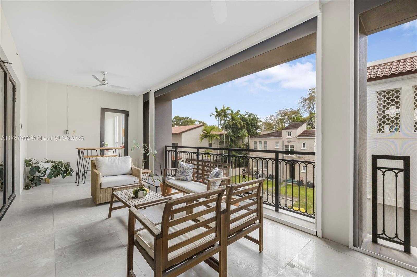 Small Image of 718 VALENCIA AVE #206, Coral Gables Number 49
