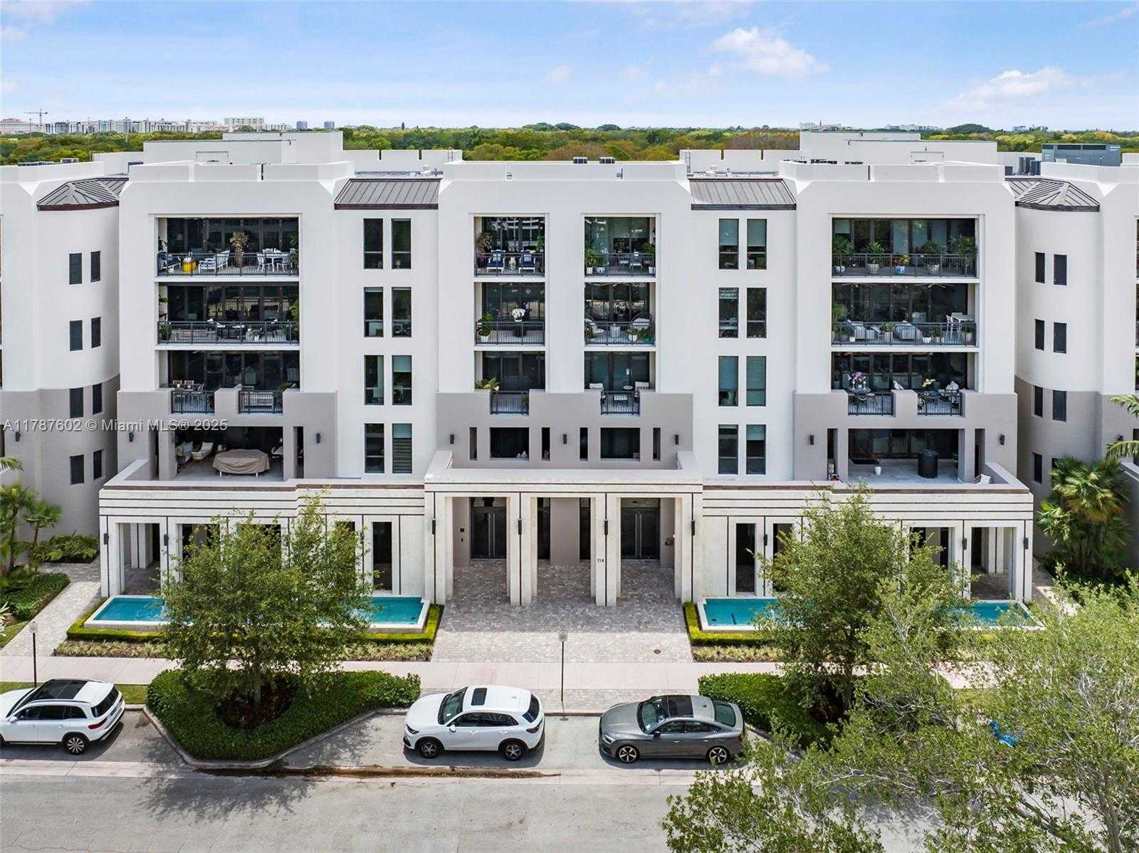 Small Image of 718 VALENCIA AVE #206, Coral Gables Number 53