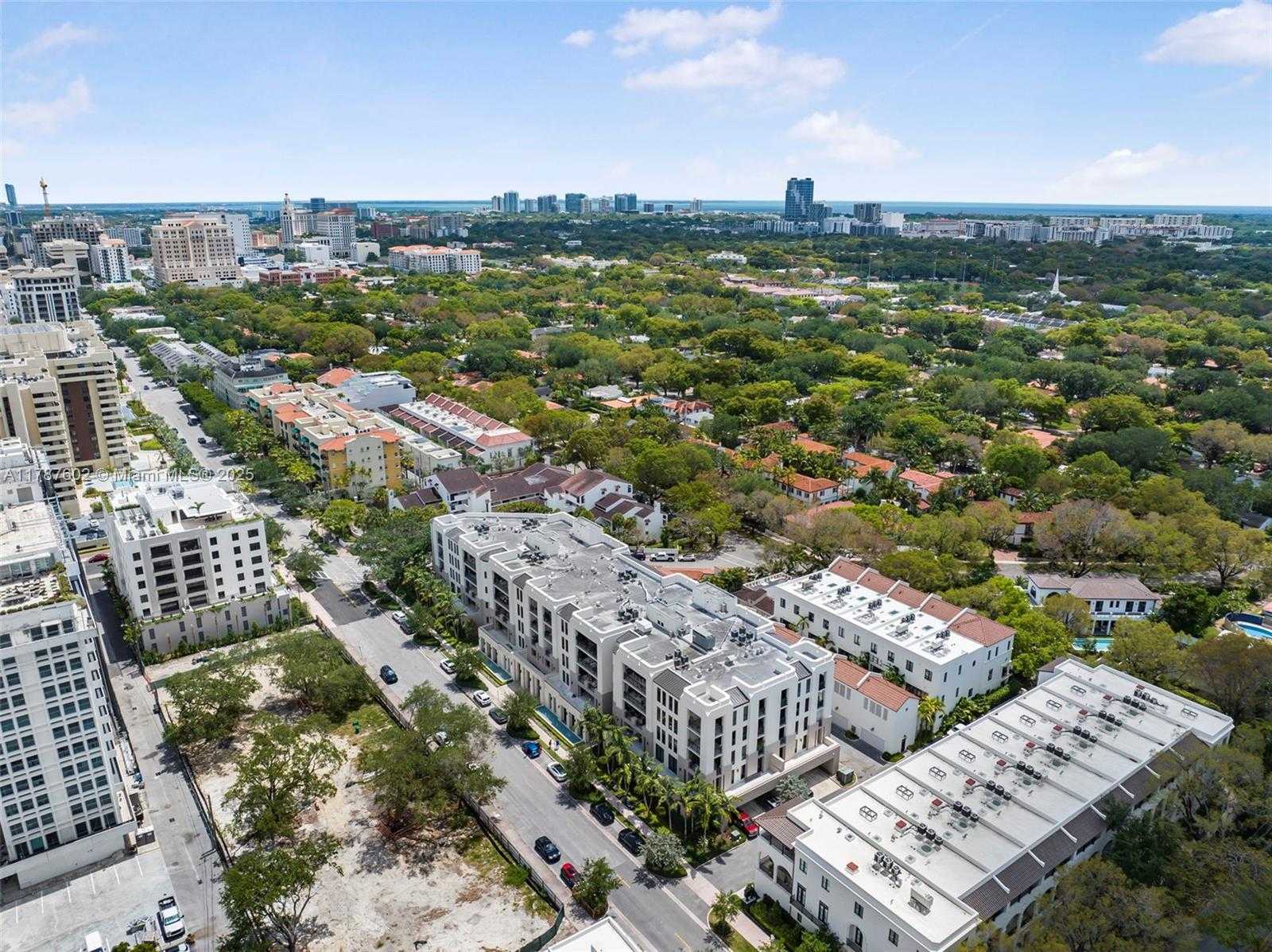Small Image of 718 VALENCIA AVE #206, Coral Gables Number 55