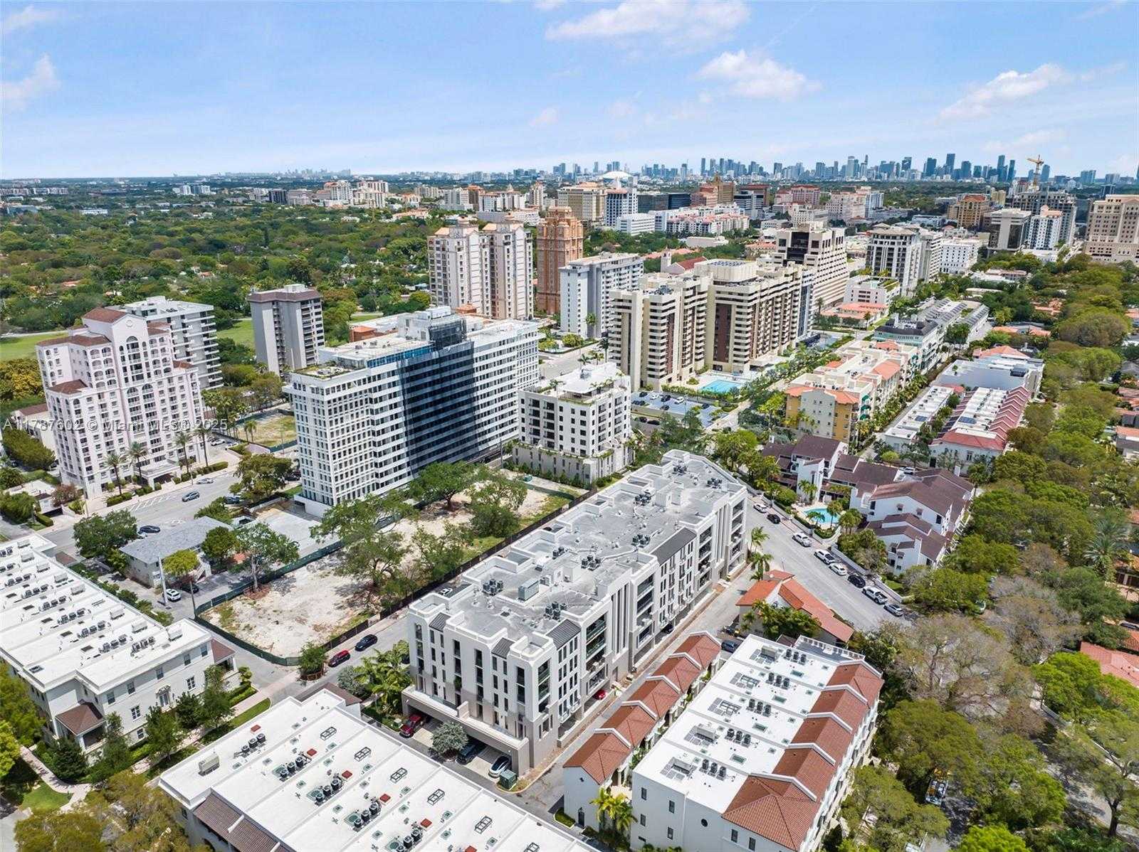 Small Image of 718 VALENCIA AVE #206, Coral Gables Number 57
