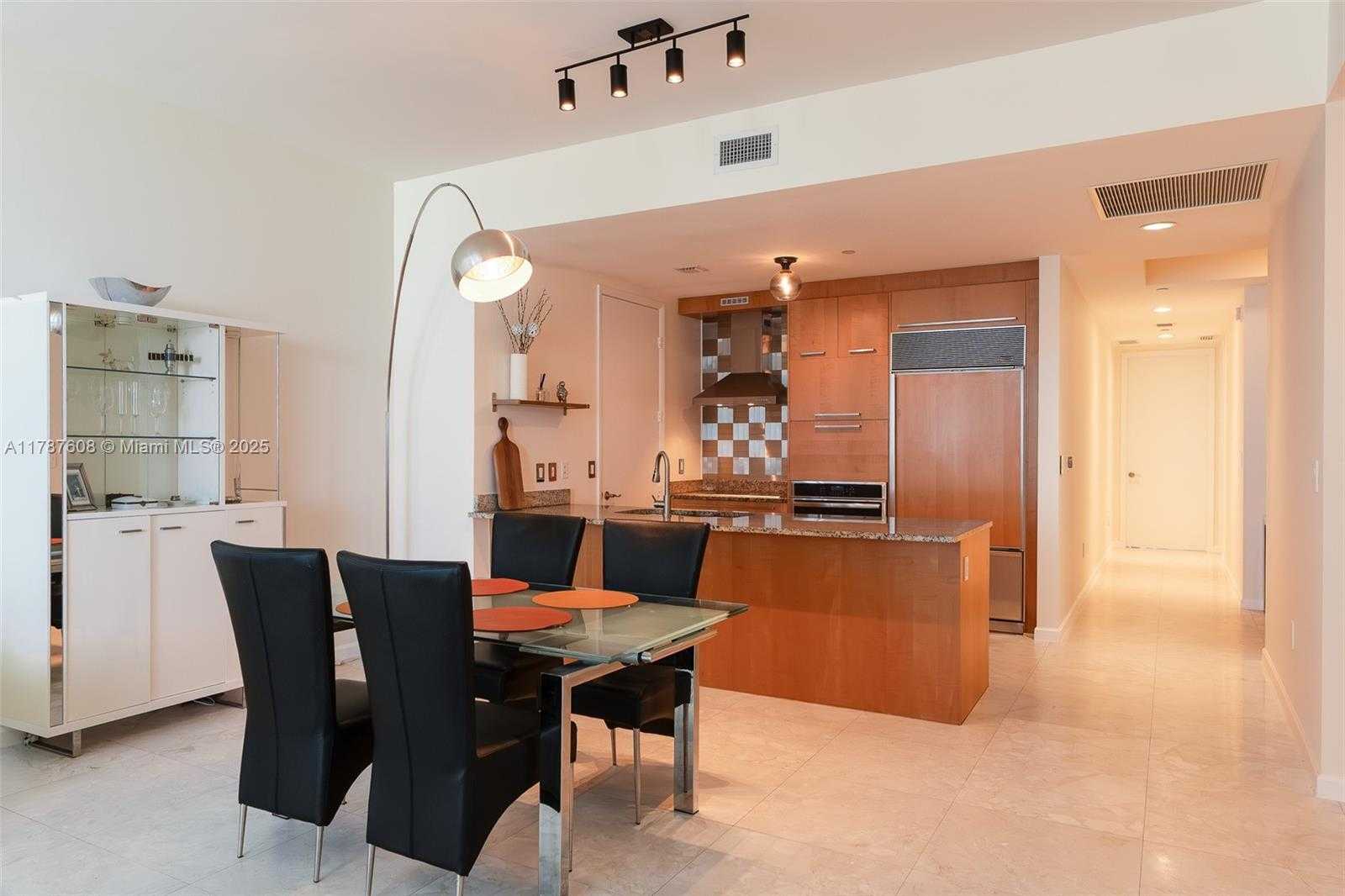 Small Image of 15901 COLLINS AVE #2502, Sunny Isles Beach Number 21