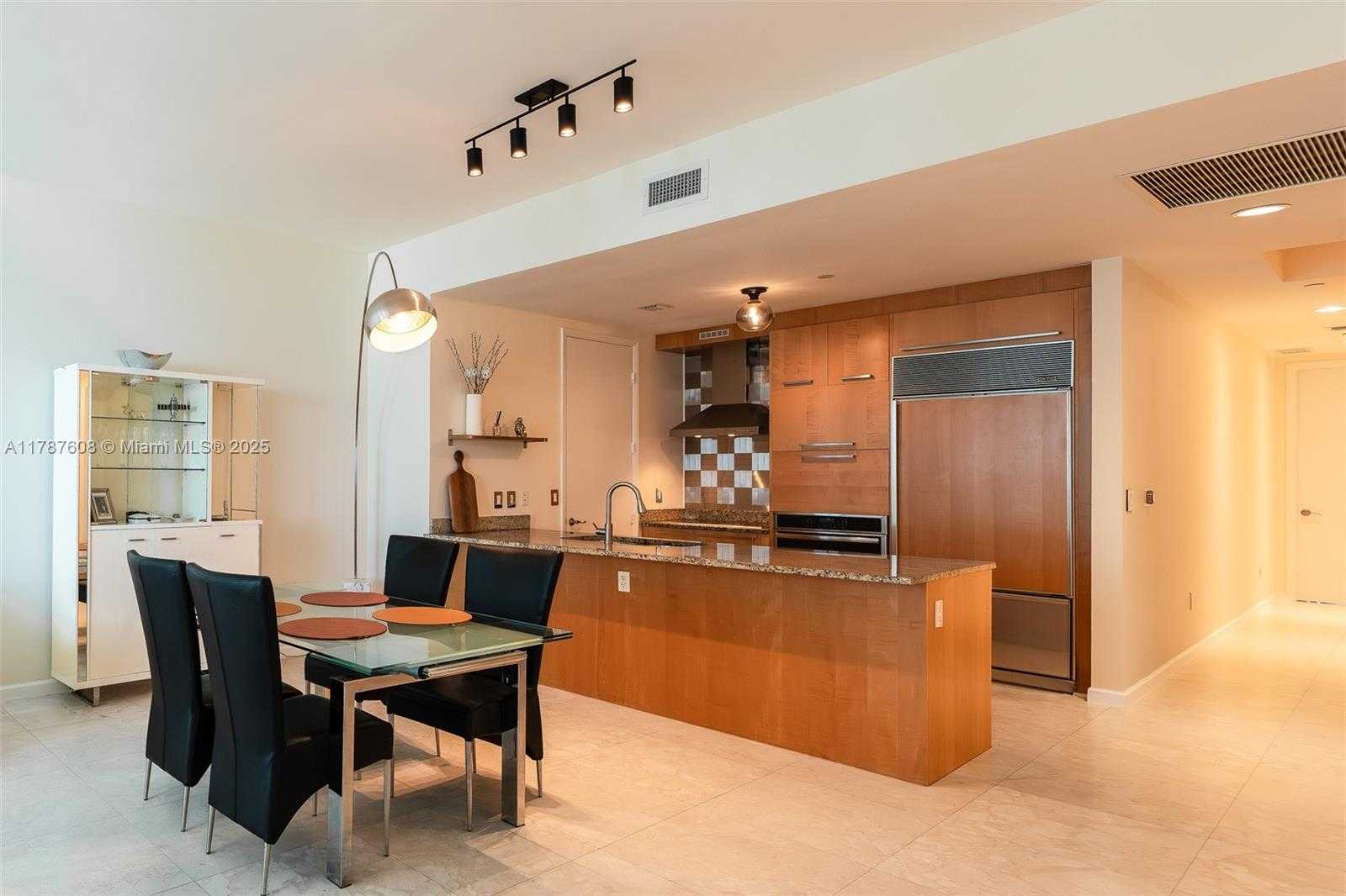 Small Image of 15901 COLLINS AVE #2502, Sunny Isles Beach Number 37
