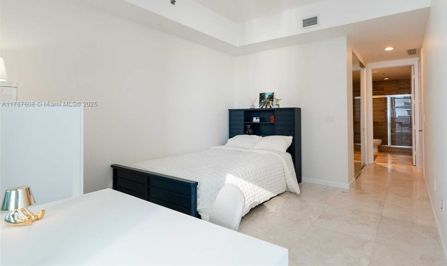 Small Image of 15901 COLLINS AVE #2502, Sunny Isles Beach Number 44