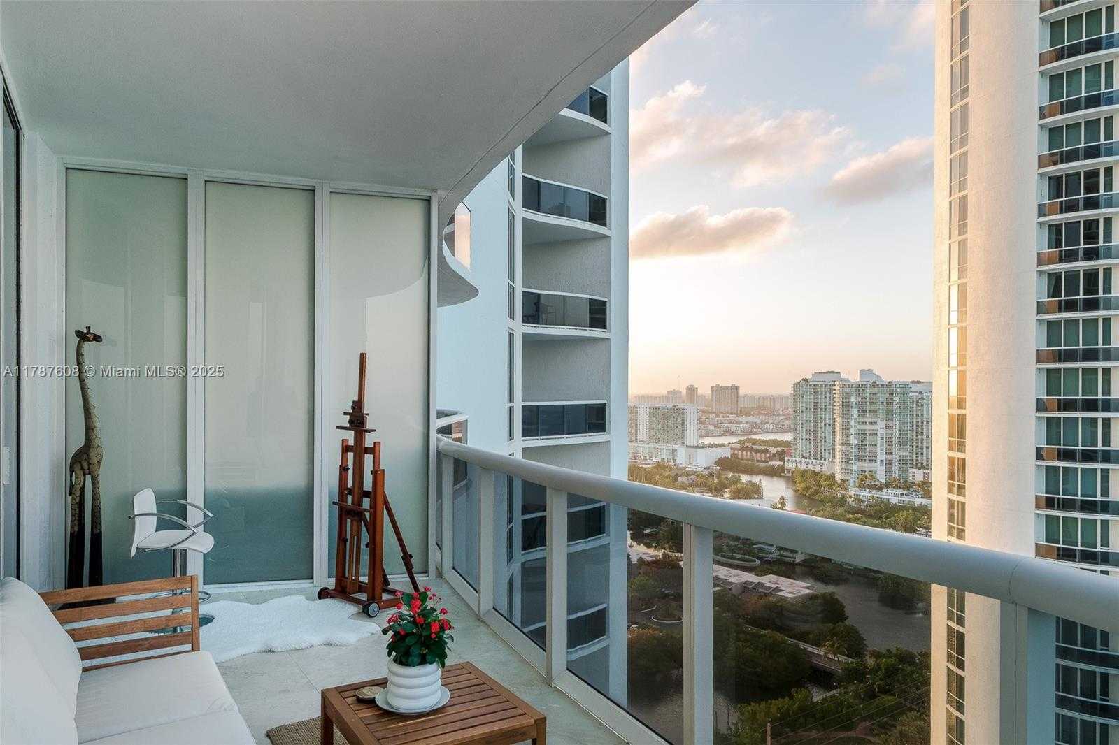 Small Image of 15901 COLLINS AVE #2502, Sunny Isles Beach Number 6