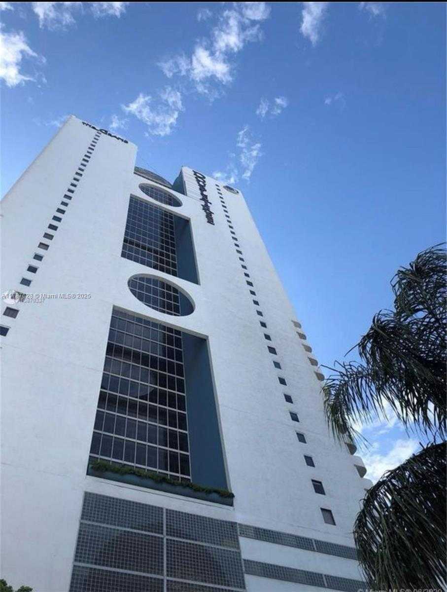 Small Image of 1717 NORTH BAYSHORE DR #A-1734, Miami Number 11