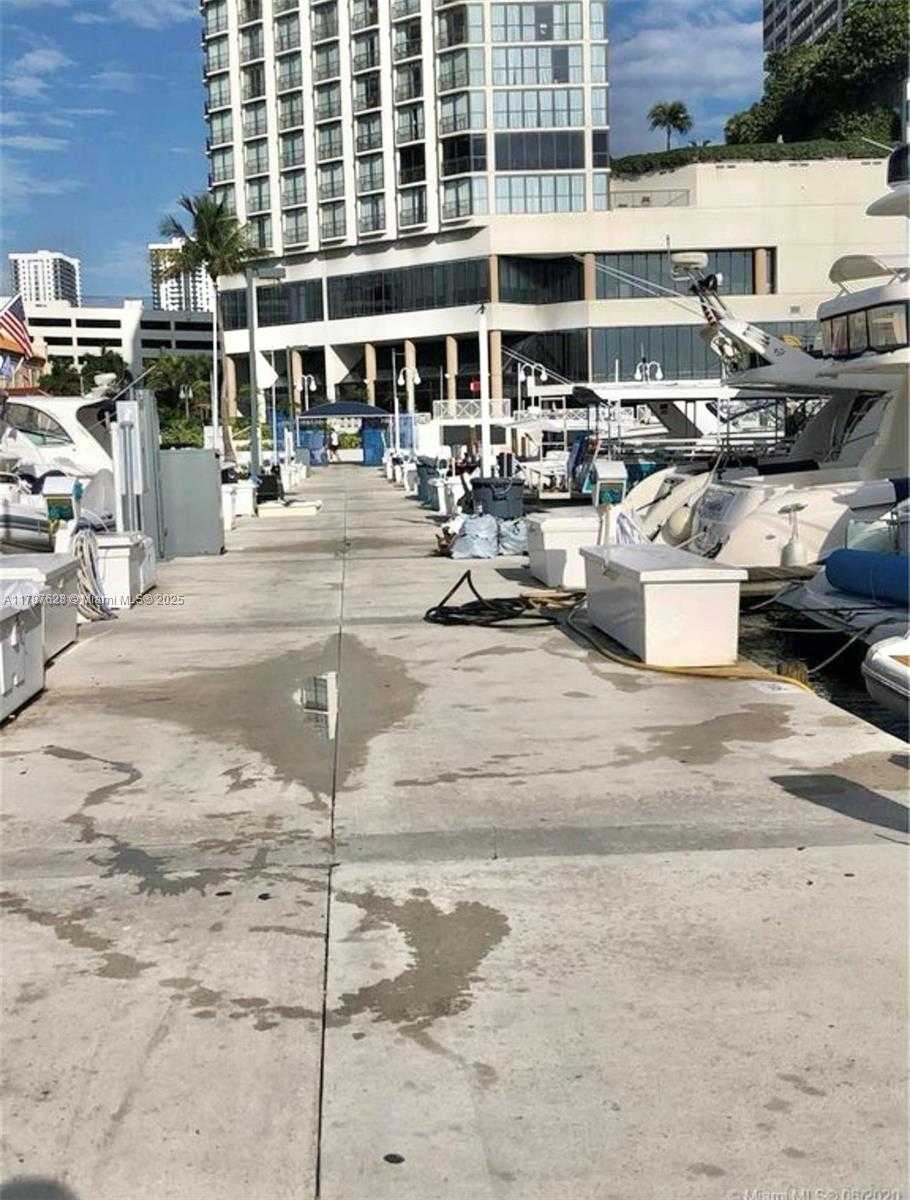Small Image of 1717 NORTH BAYSHORE DR #A-1734, Miami Number 26