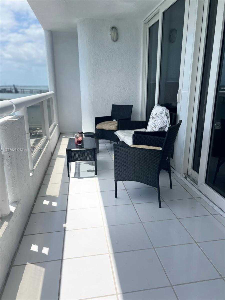 Small Image of 1717 NORTH BAYSHORE DR #A-1734, Miami Number 7