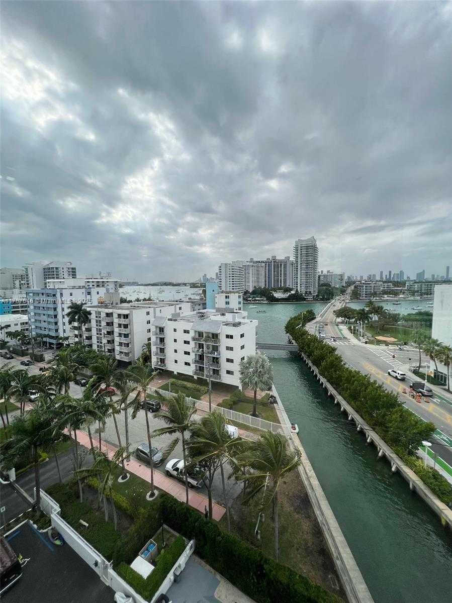 Small Image of 1688 WEST AVE #901, Miami Beach Number 11