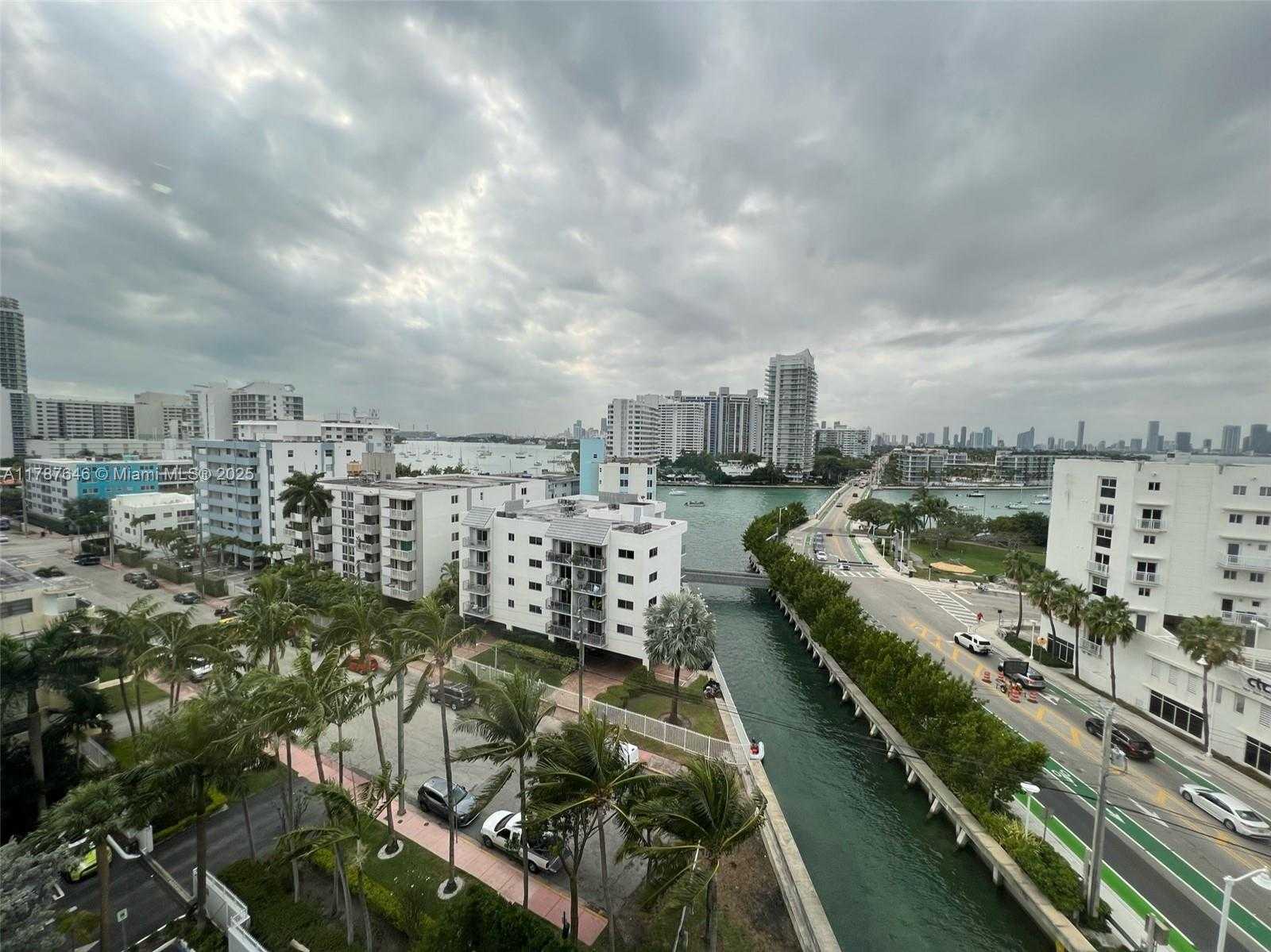Small Image of 1688 WEST AVE #901, Miami Beach Number 12