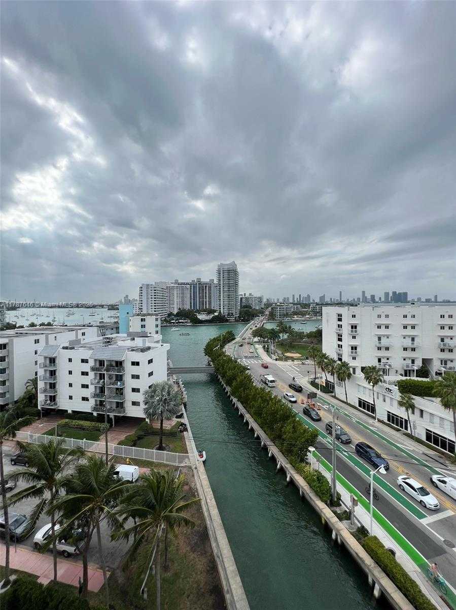 Small Image of 1688 WEST AVE #901, Miami Beach Number 15