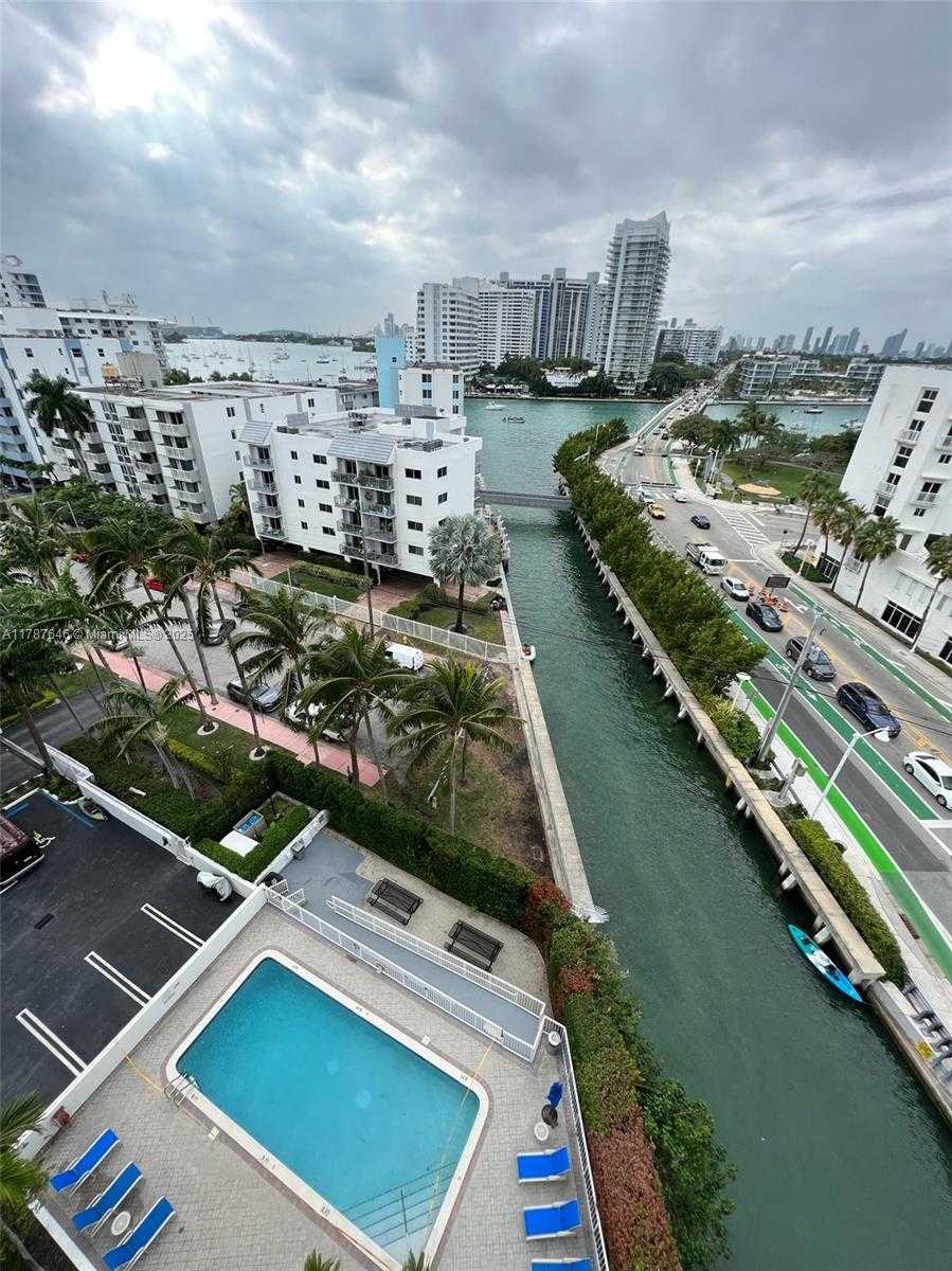 Small Image of 1688 WEST AVE #901, Miami Beach Number 17