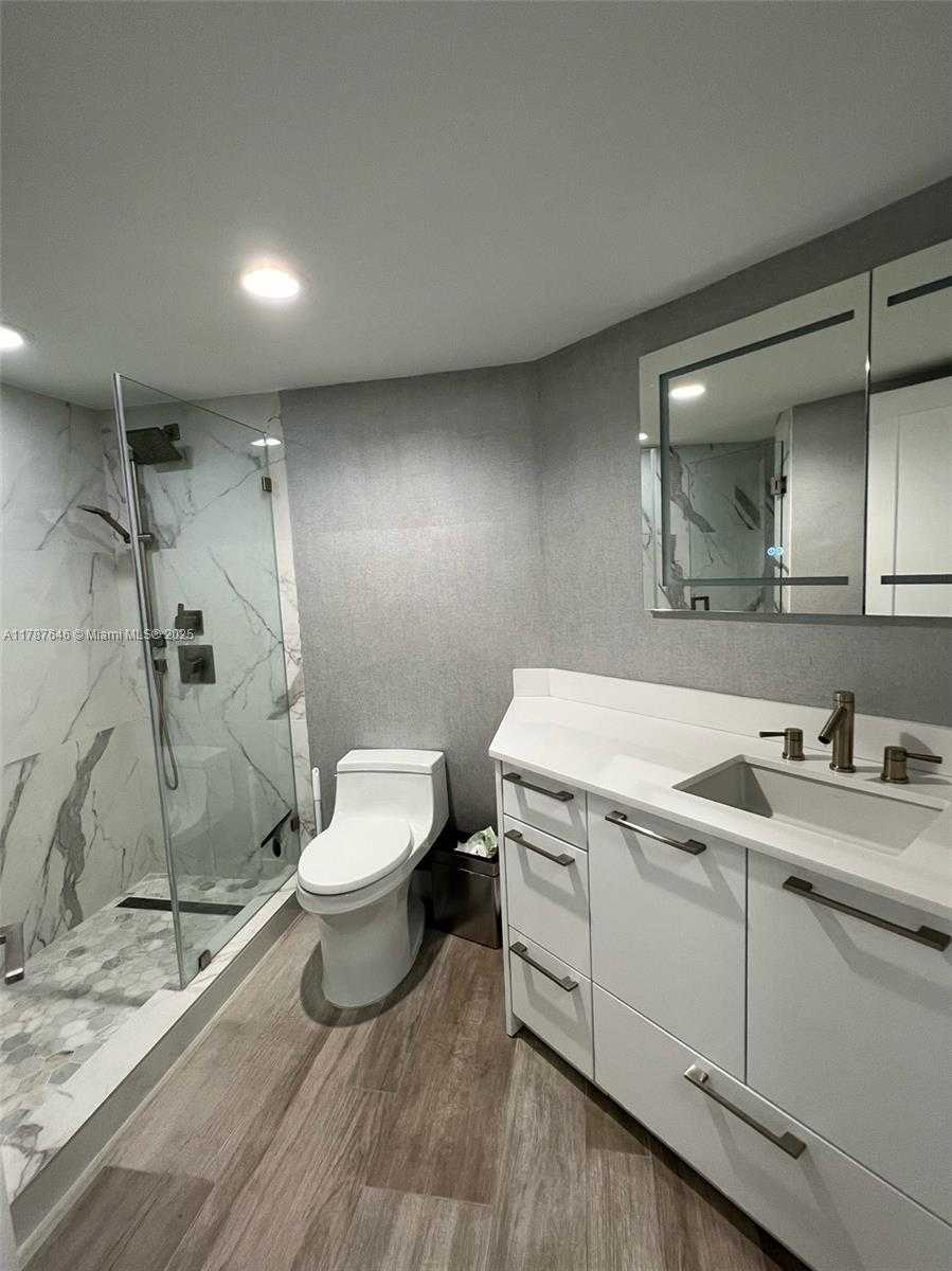 Small Image of 1688 WEST AVE #901, Miami Beach Number 29