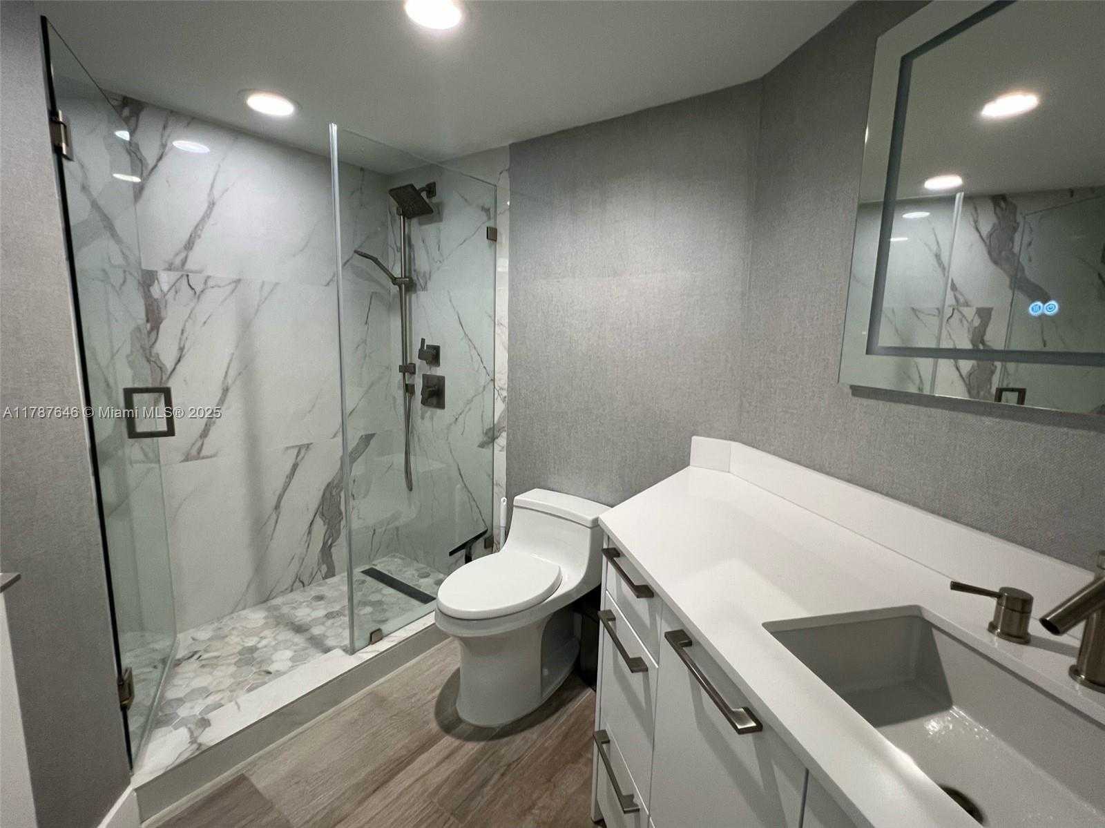 Small Image of 1688 WEST AVE #901, Miami Beach Number 30