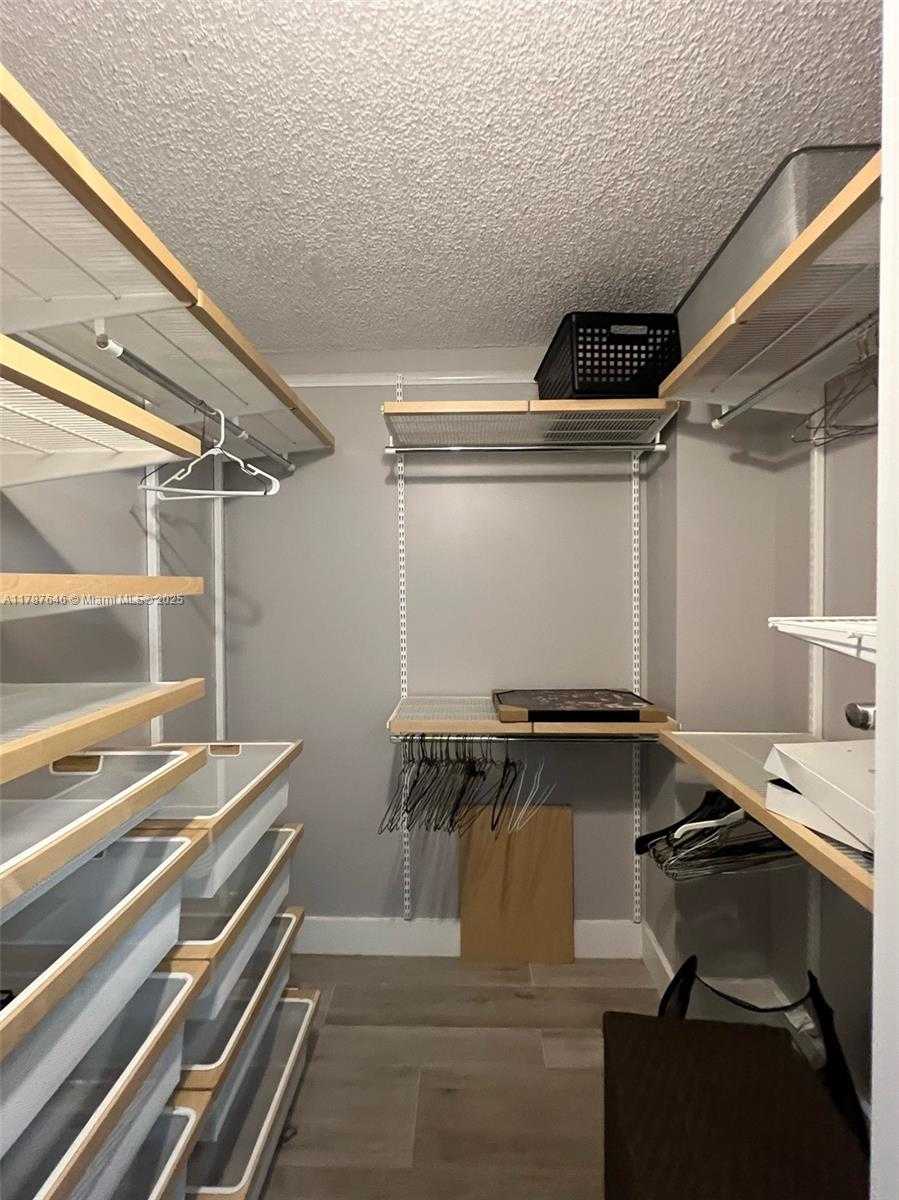 Small Image of 1688 WEST AVE #901, Miami Beach Number 31