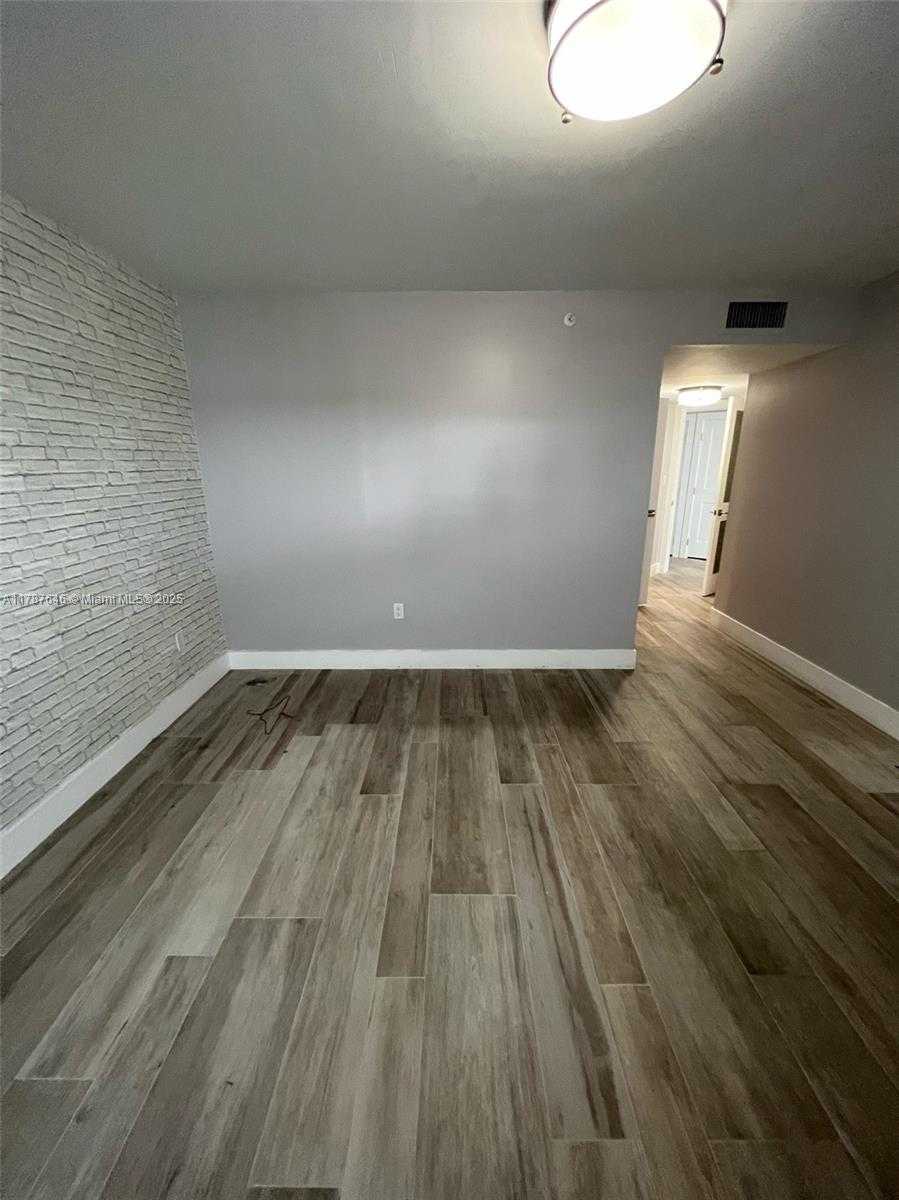 Small Image of 1688 WEST AVE #901, Miami Beach Number 32
