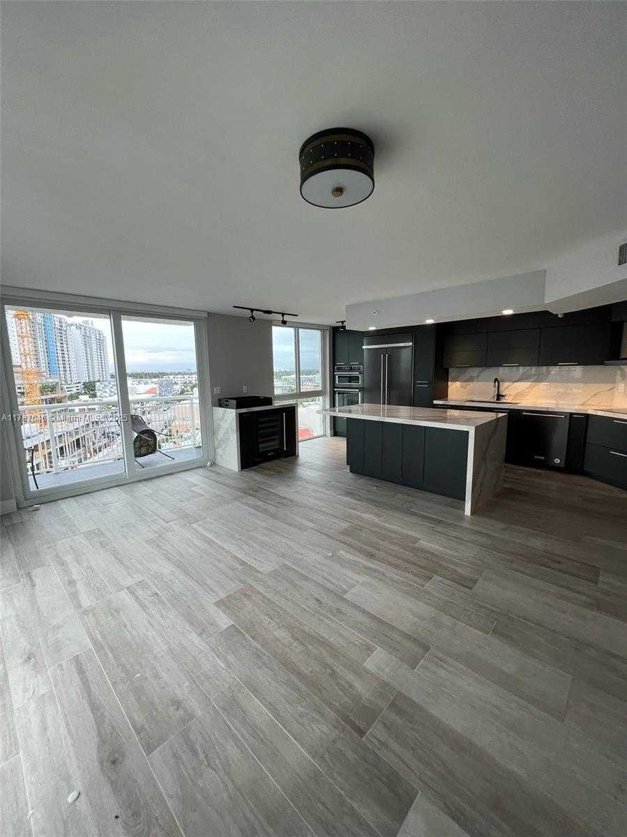 Small Image of 1688 WEST AVE #901, Miami Beach Number 7
