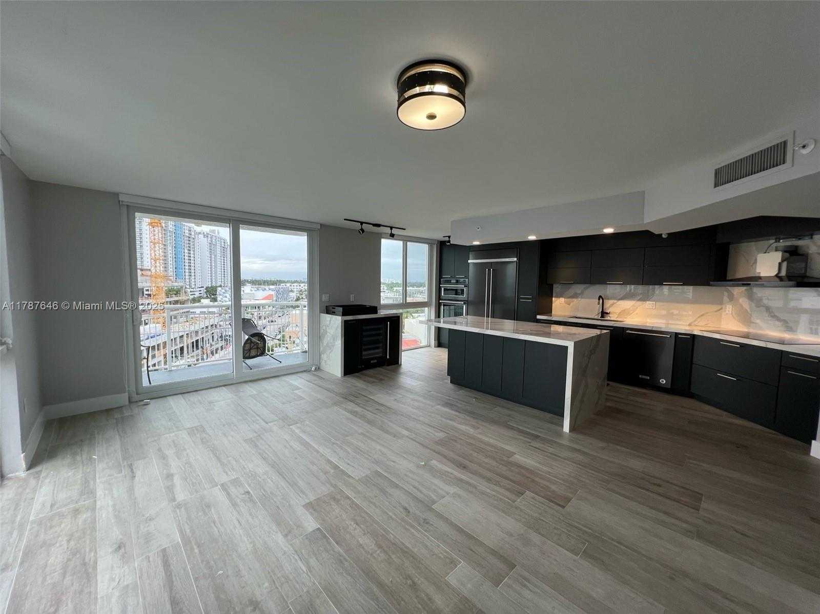 Small Image of 1688 WEST AVE #901, Miami Beach Number 8