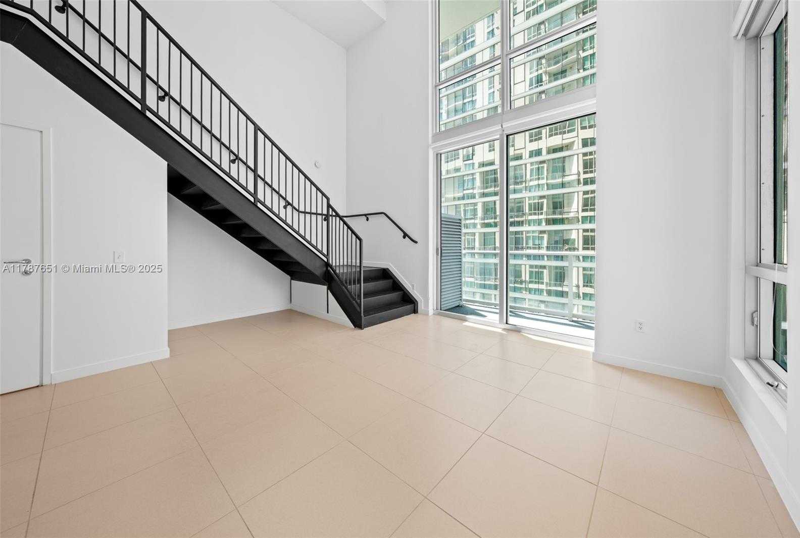 Small Image of 300 SOUTH BISCAYNE BLVD #L-802, Miami Number 14