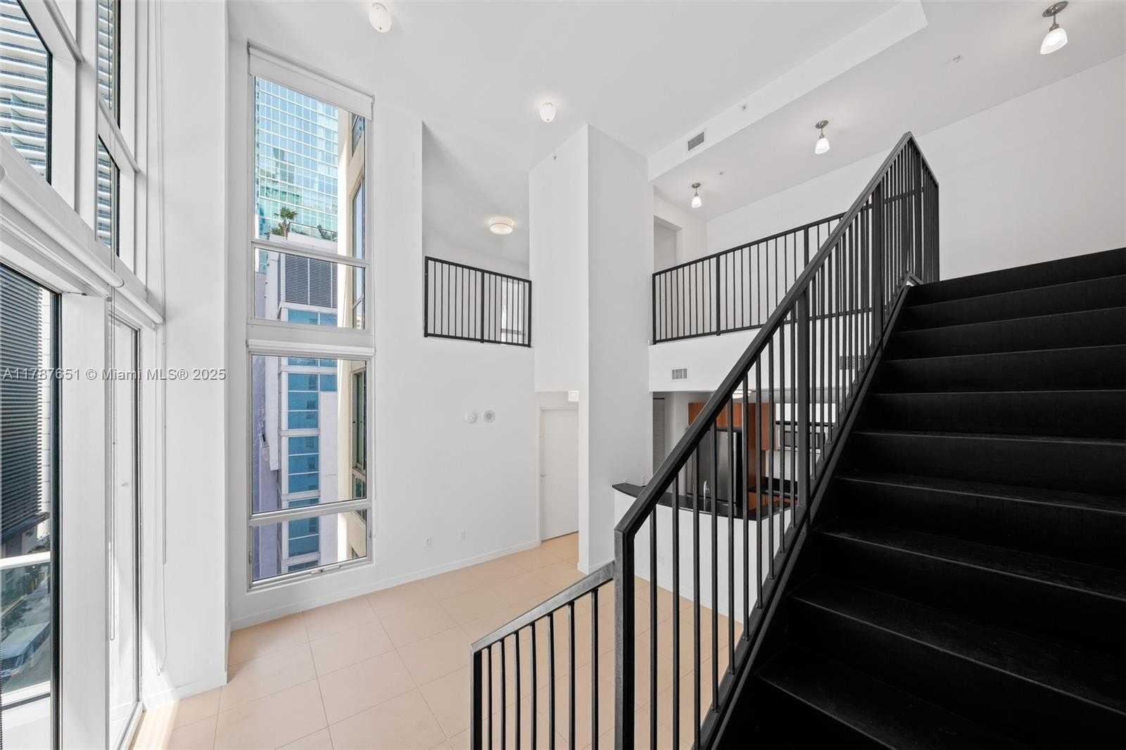 Small Image of 300 SOUTH BISCAYNE BLVD #L-802, Miami Number 15