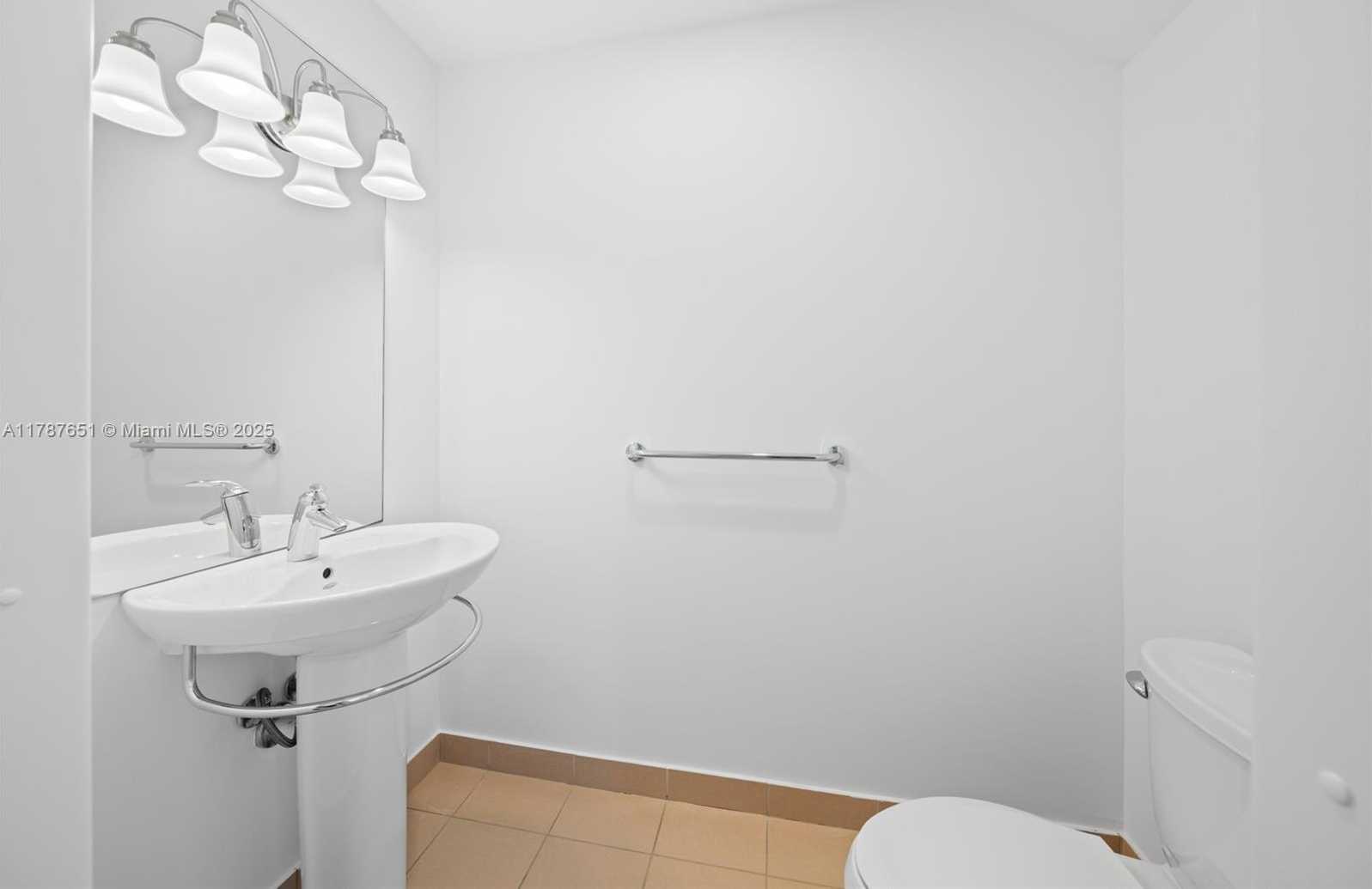 Small Image of 300 SOUTH BISCAYNE BLVD #L-802, Miami Number 22