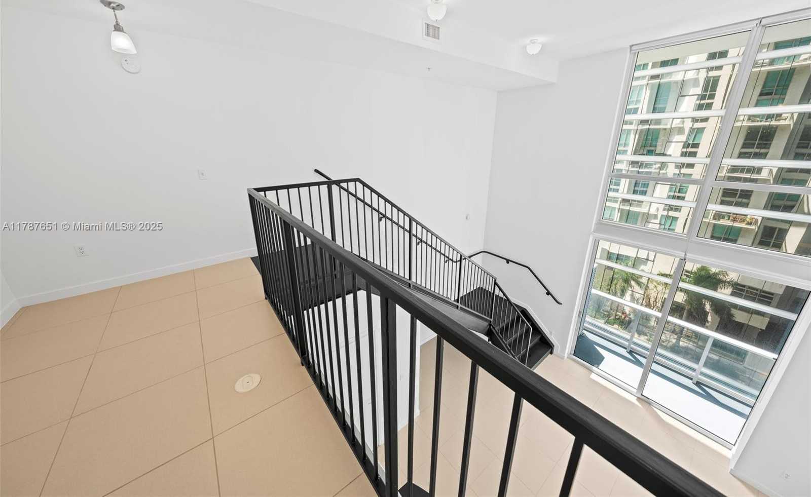 Small Image of 300 SOUTH BISCAYNE BLVD #L-802, Miami Number 24