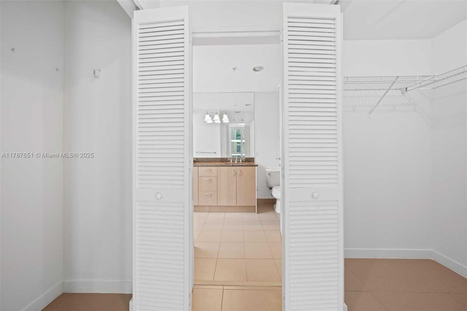 Small Image of 300 SOUTH BISCAYNE BLVD #L-802, Miami Number 32