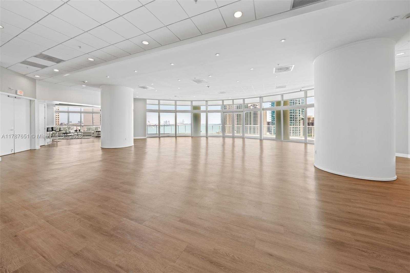 Small Image of 300 SOUTH BISCAYNE BLVD #L-802, Miami Number 44