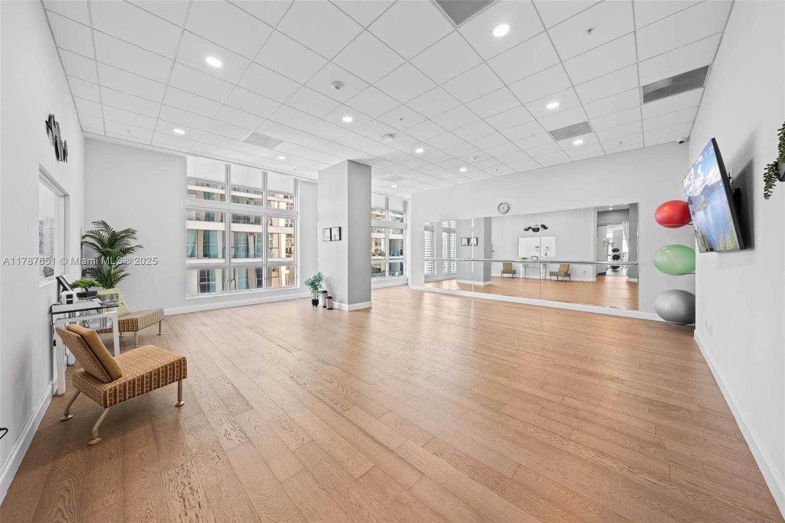 Small Image of 300 SOUTH BISCAYNE BLVD #L-802, Miami Number 47