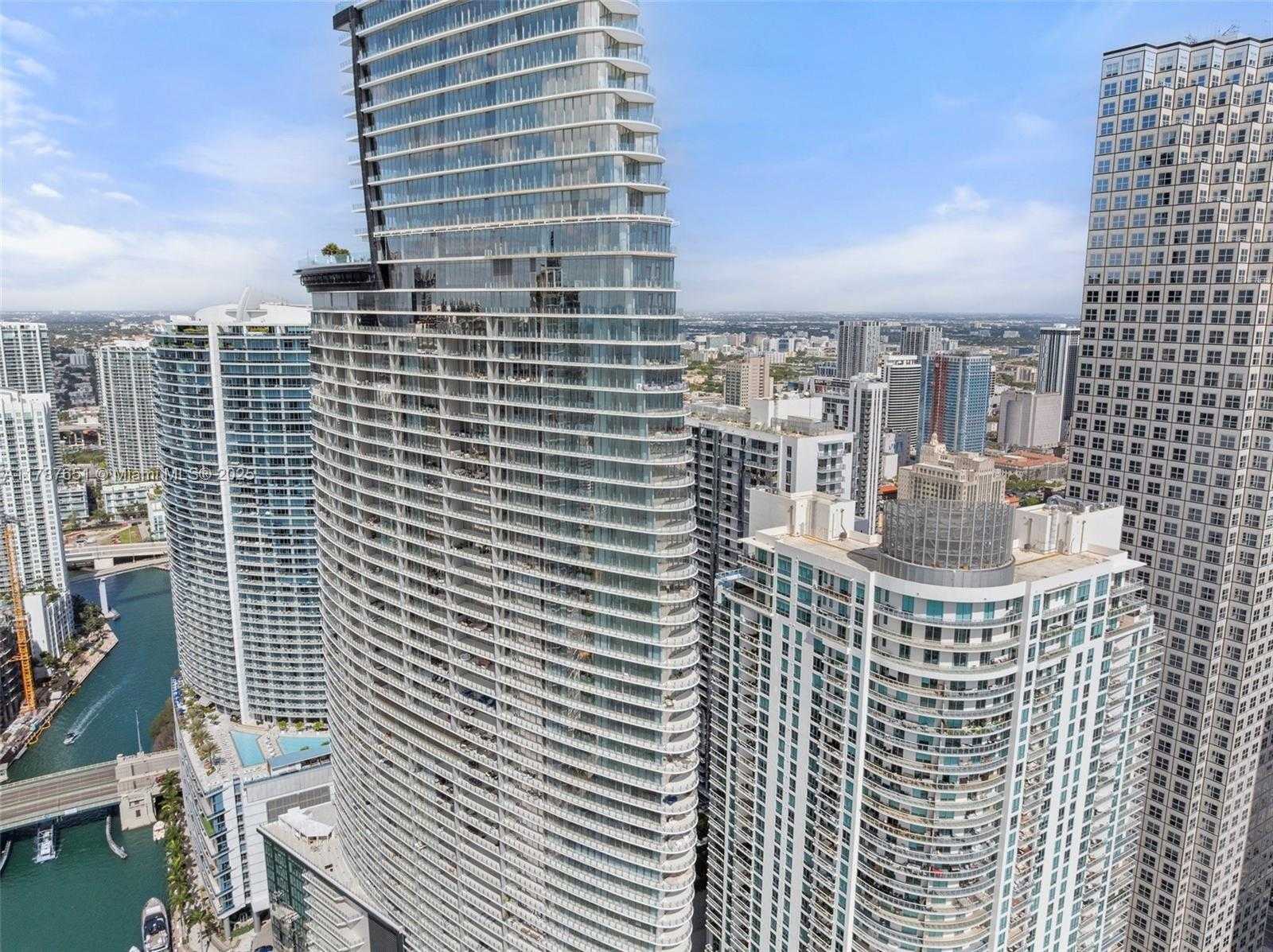 Small Image of 300 SOUTH BISCAYNE BLVD #L-802, Miami Number 5
