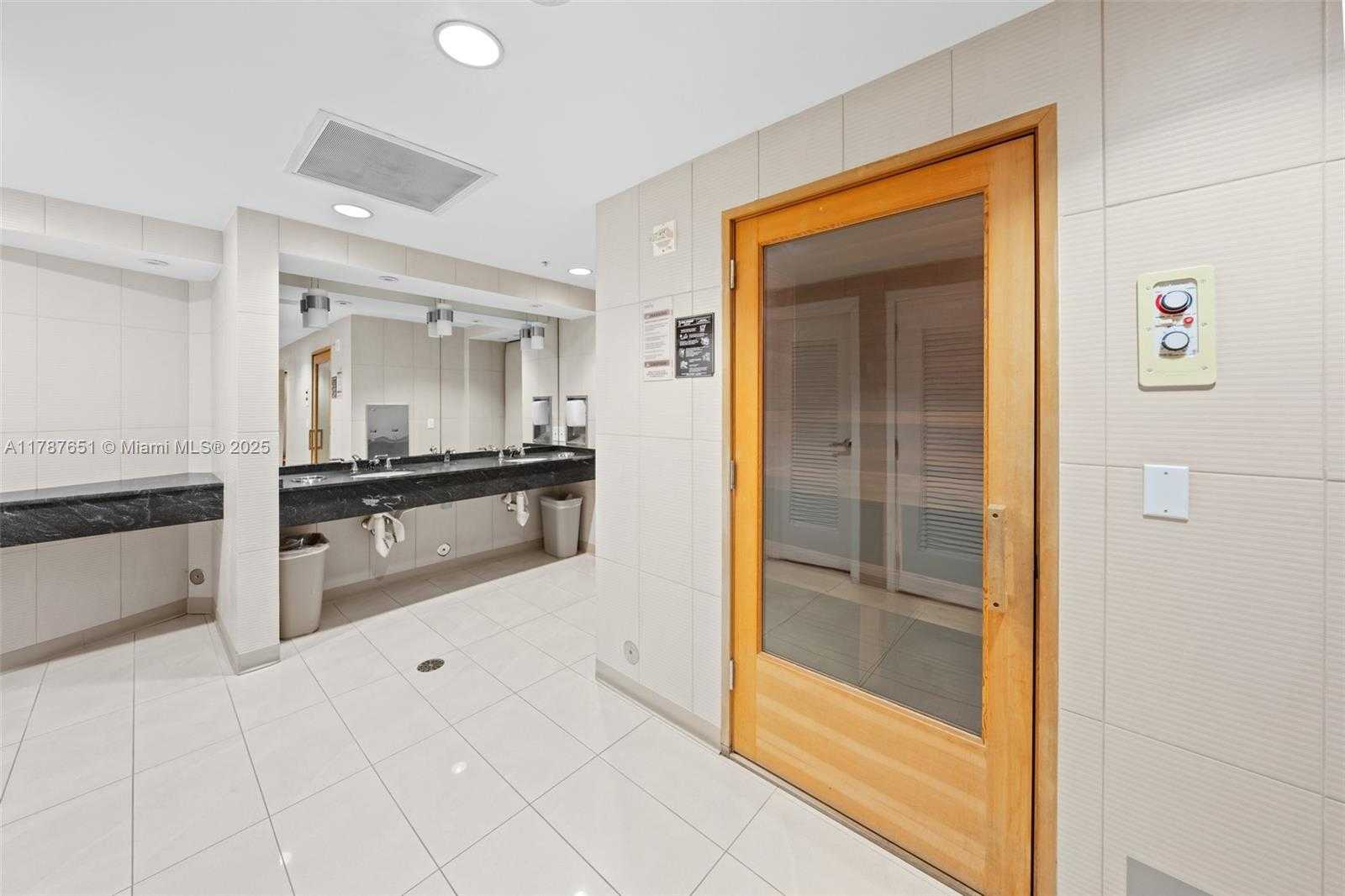 Small Image of 300 SOUTH BISCAYNE BLVD #L-802, Miami Number 55