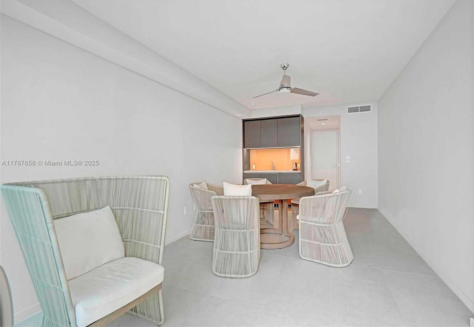 Small Image of 18975 COLLINS AVE #Cabana # 8, Sunny Isles Beach Number 2