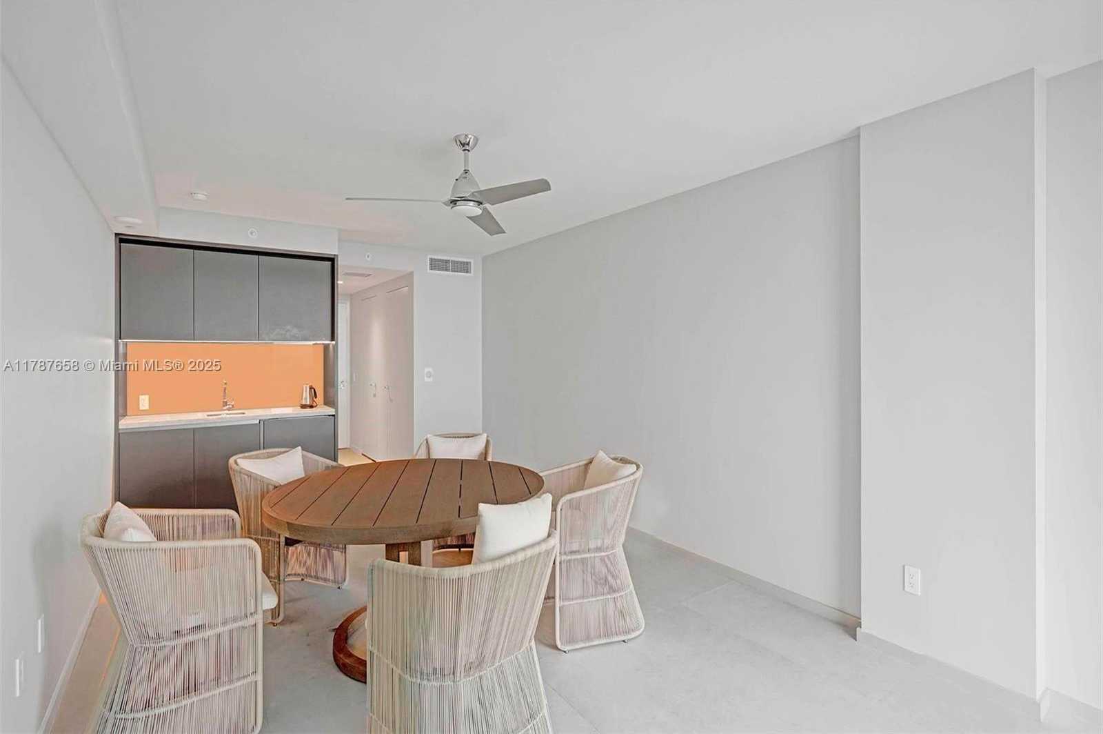 Small Image of 18975 COLLINS AVE #Cabana # 8, Sunny Isles Beach Number 3