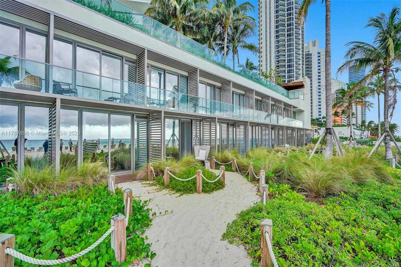 Small Image of 18975 COLLINS AVE #Cabana # 8, Sunny Isles Beach Number 4