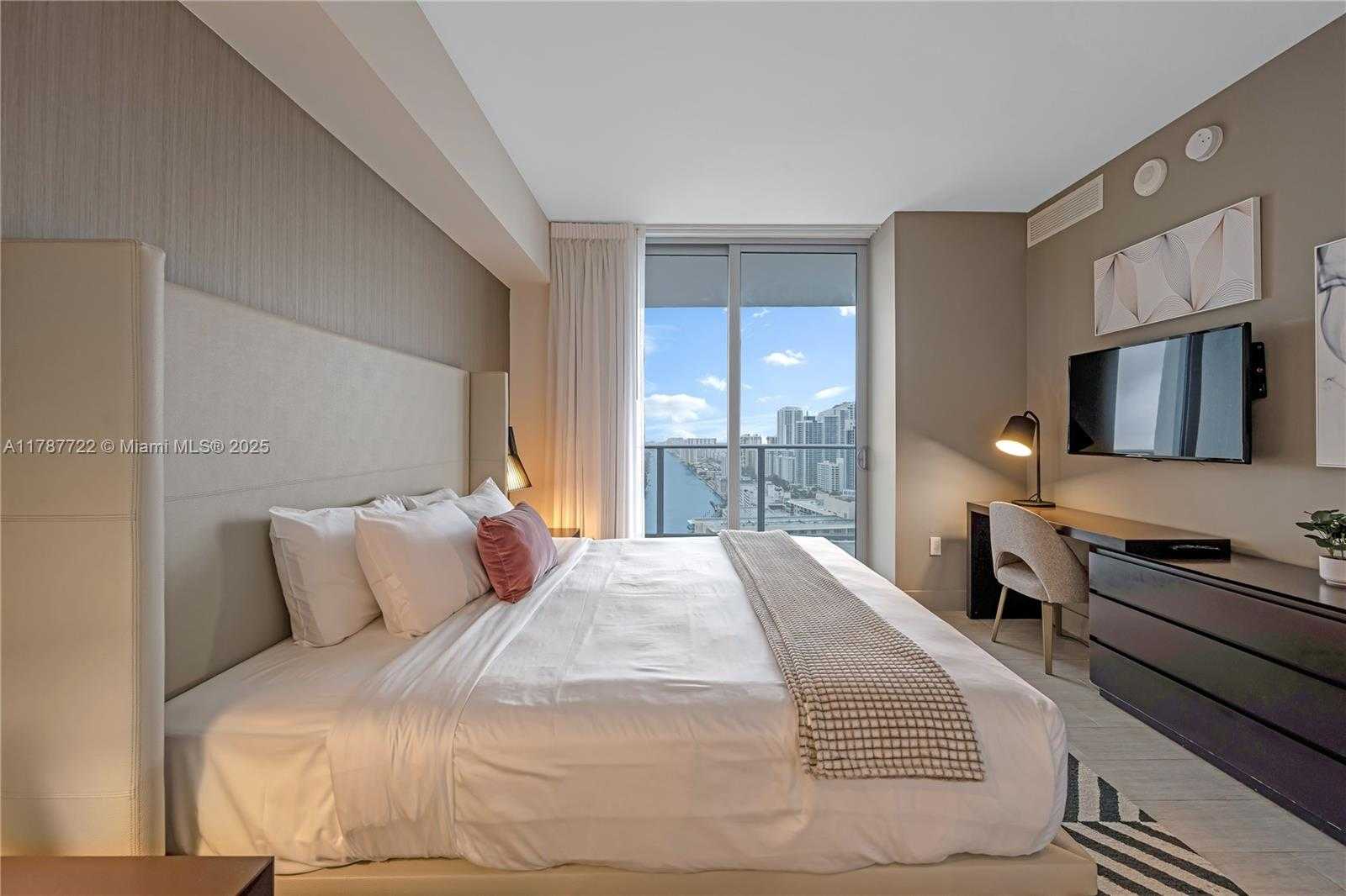 Small Image of 4010 SOUTH OCEAN DR #R2501, Hollywood Number 16