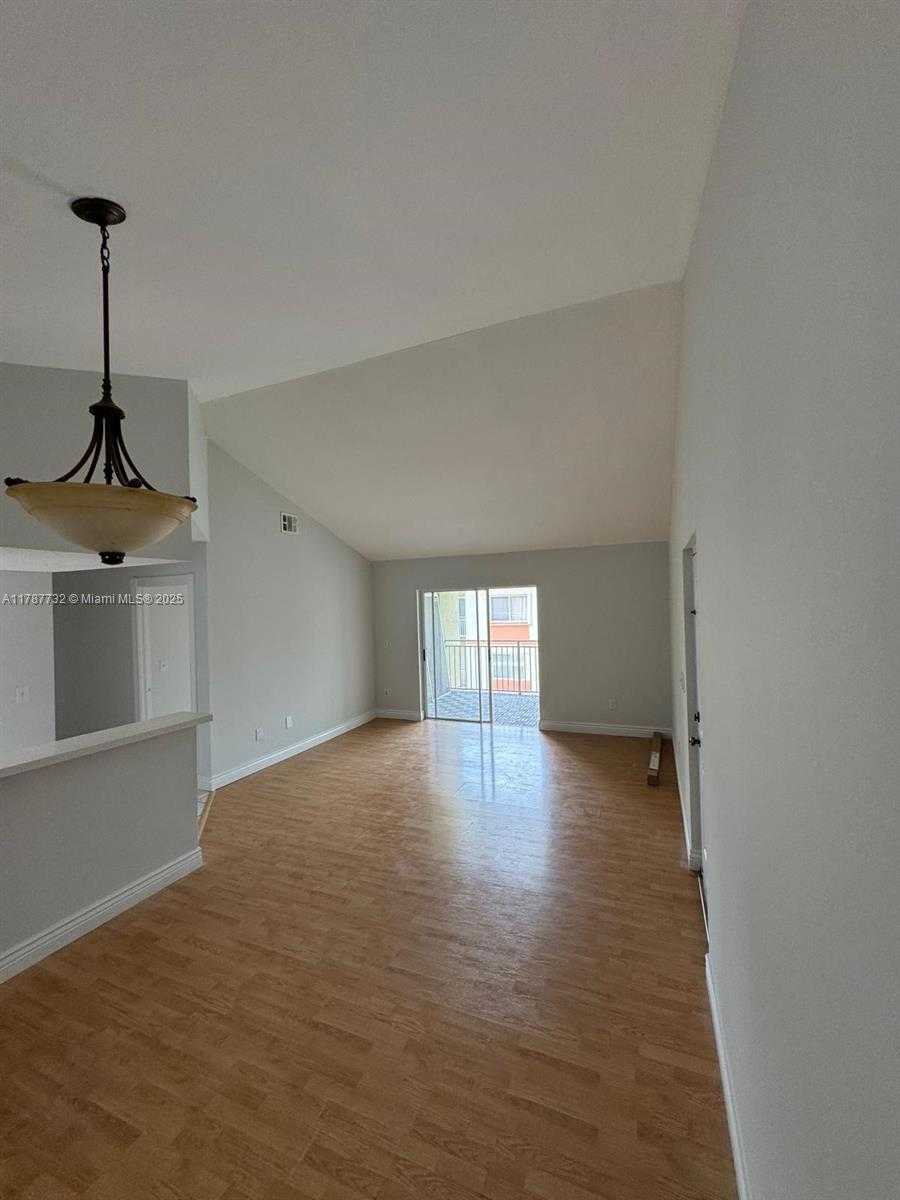 Small Image of 18880 NORTH WEST 57TH AVE #306, Hialeah Number 3