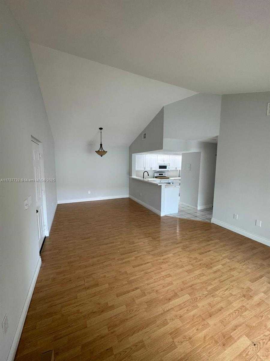 Small Image of 18880 NORTH WEST 57TH AVE #306, Hialeah Number 4
