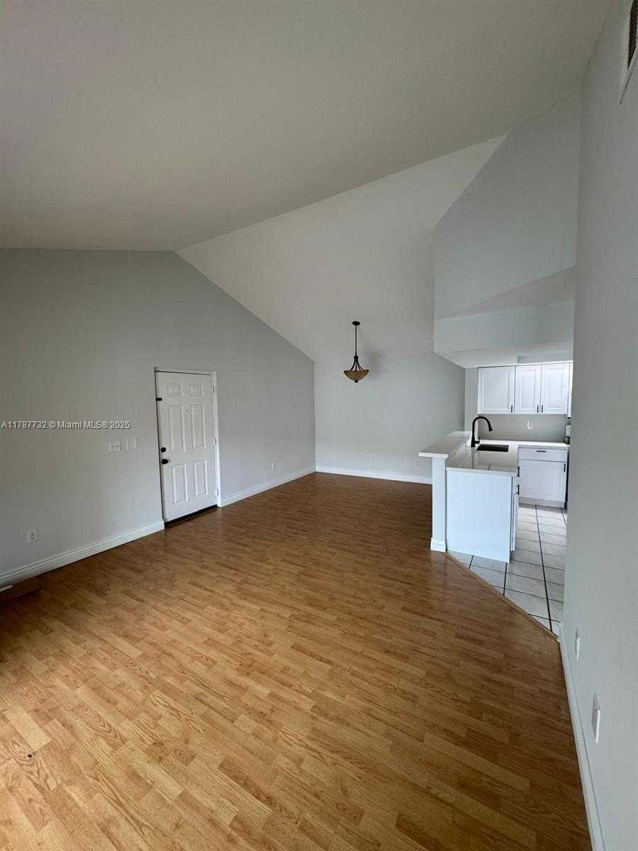 Small Image of 18880 NORTH WEST 57TH AVE #306, Hialeah Number 5