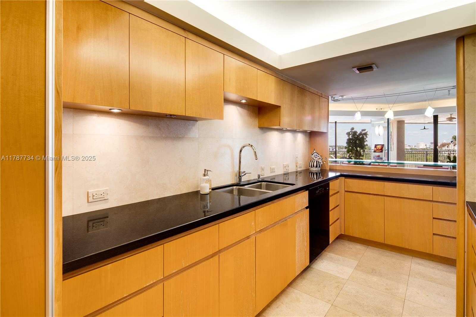 Small Image of 2901 SOUTH BAYSHORE DR #PH-F, Coconut Grove Number 14