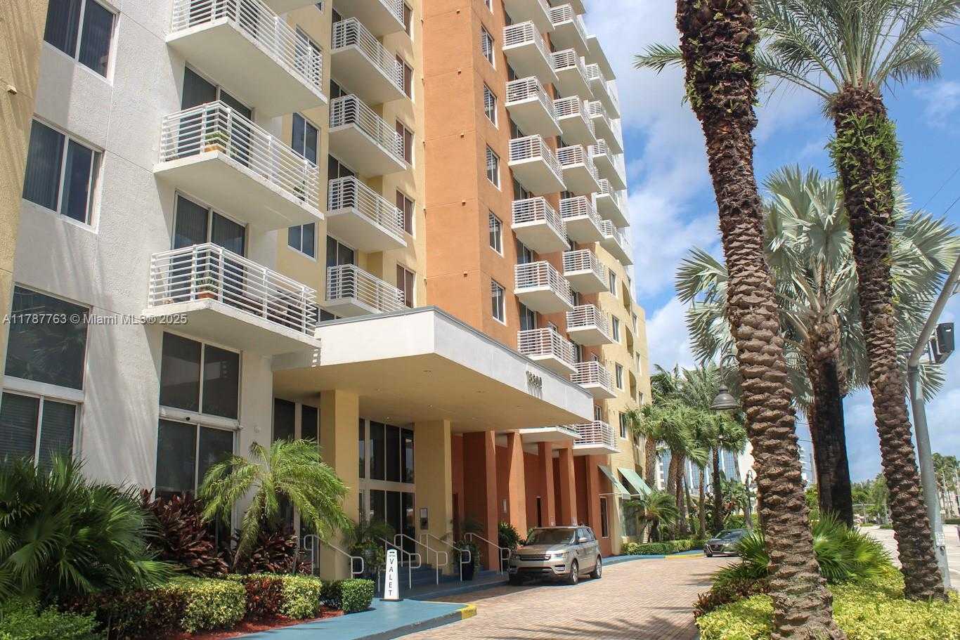 Small Image of 18800 NORTH EAST 29TH AVE #PH5, Aventura Number 31