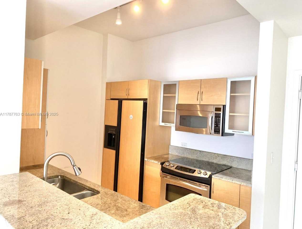 Small Image of 18800 NORTH EAST 29TH AVE #PH5, Aventura Number 9