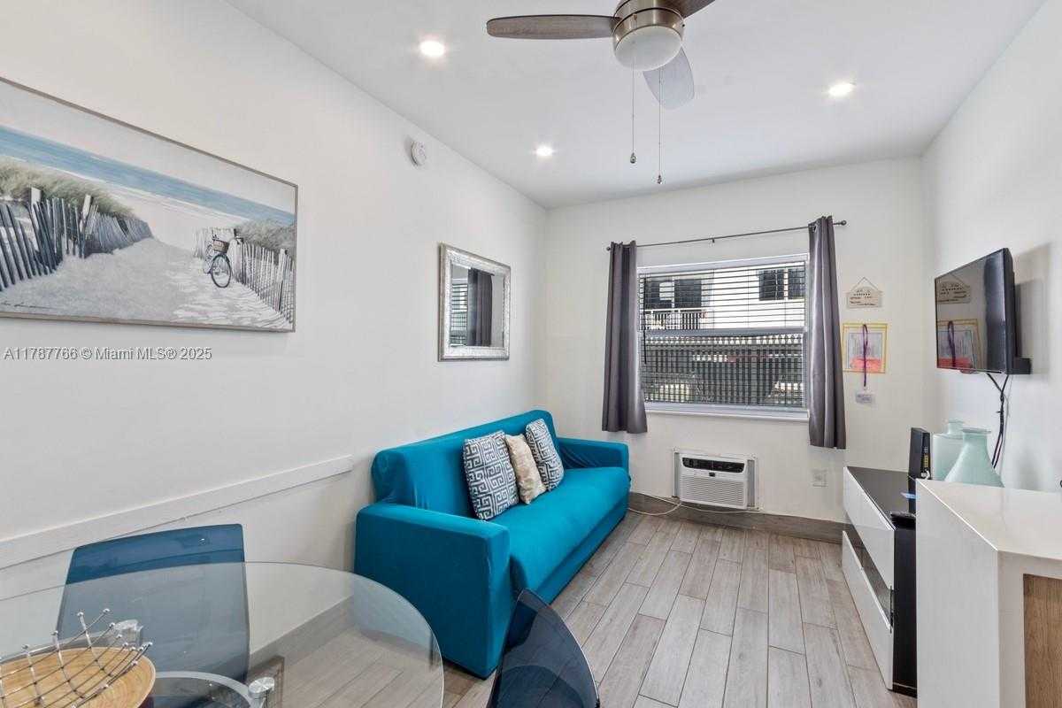 Small Image of 335 OCEAN DR #122, Miami Beach Number 2