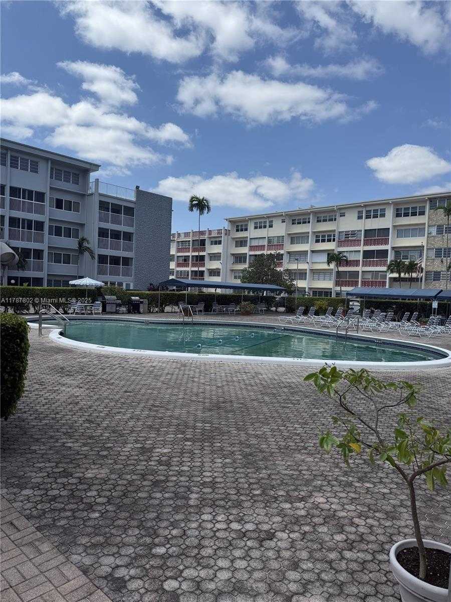 Small Image of 410 SOUTH EAST 2ND ST #122, Hallandale Beach Number 2