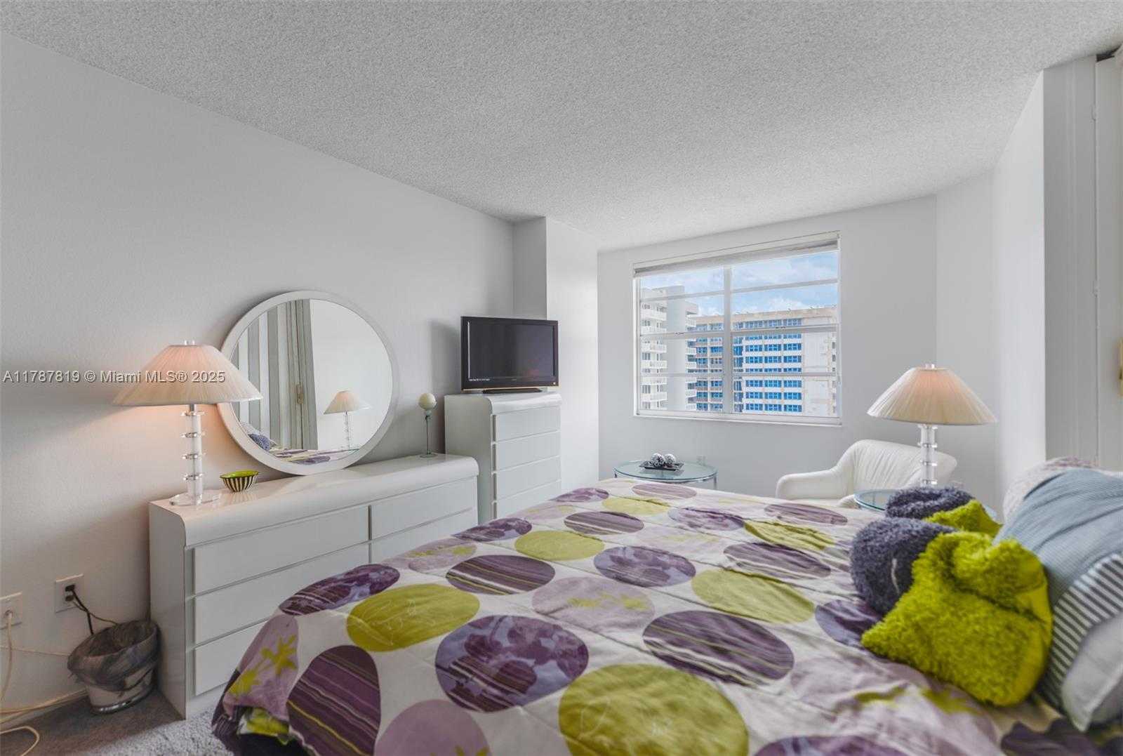 Small Image of 1980 SOUTH OCEAN DR #18Q, Hallandale Beach Number 19