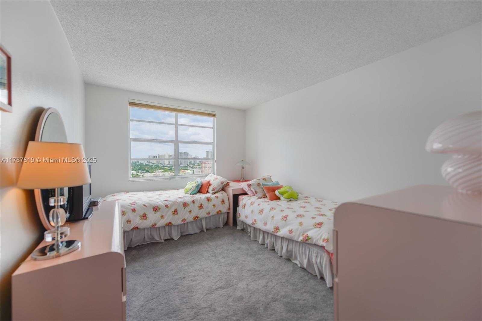 Small Image of 1980 SOUTH OCEAN DR #18Q, Hallandale Beach Number 21