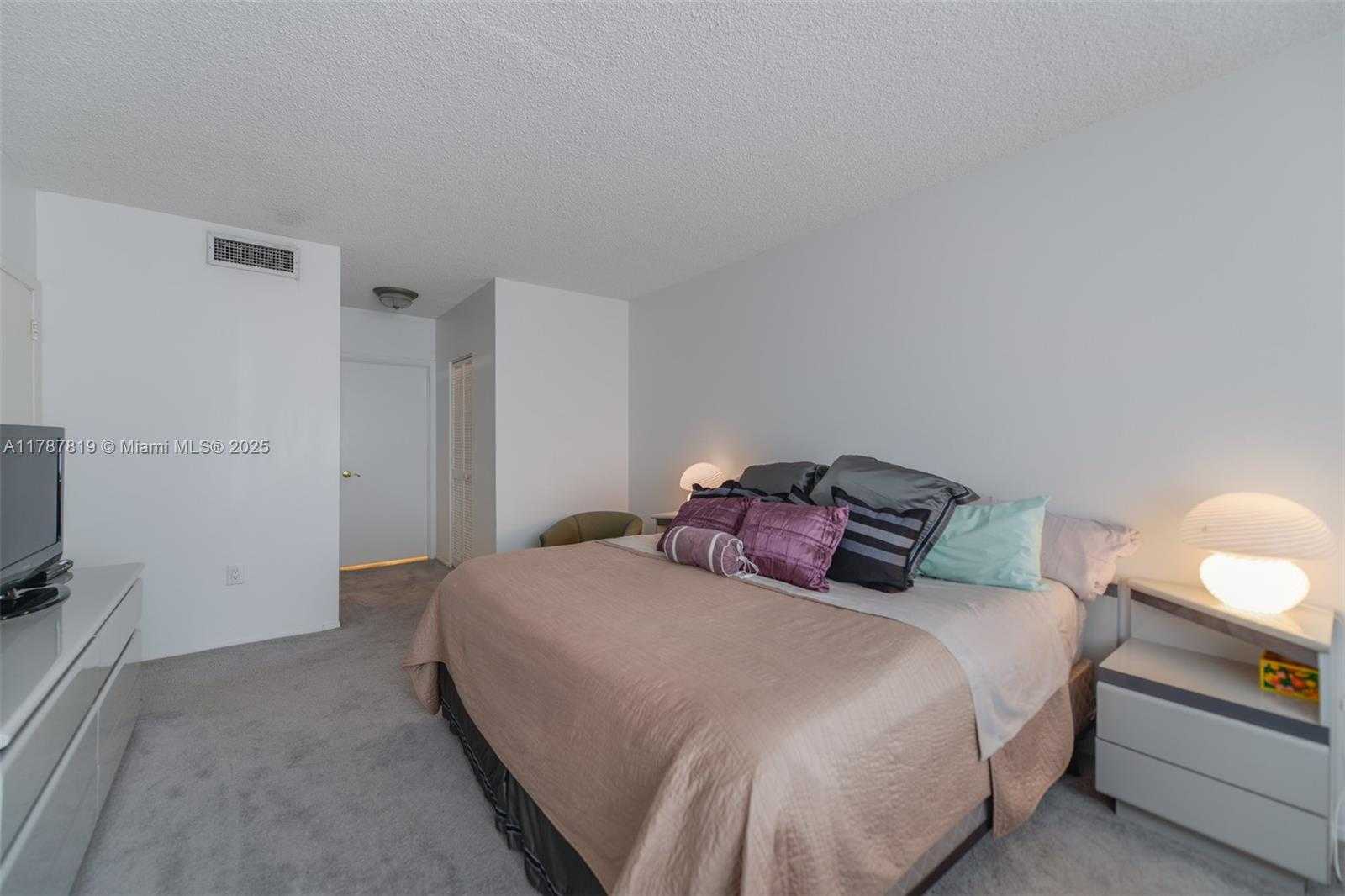 Small Image of 1980 SOUTH OCEAN DR #18Q, Hallandale Beach Number 27