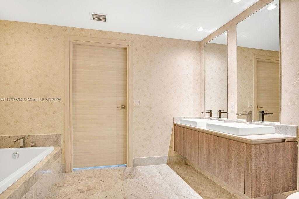 Small Image of 801 SOUTH MIAMI AVE #1805, Miami Number 18