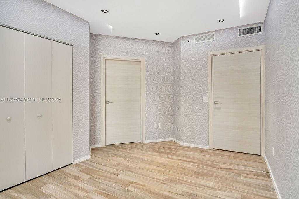 Small Image of 801 SOUTH MIAMI AVE #1805, Miami Number 26
